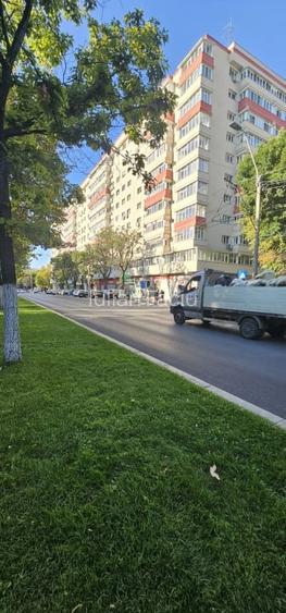 Alexandru Obregia apartament 4 camere 2 bai bloc reabilitat.