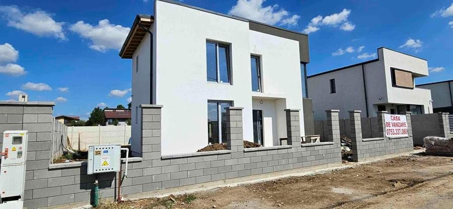 Casă cu 4 camere cu Teren 363 Mp în Central