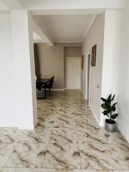 Casă individuală cu 7 camere cu Piscina în Corbeanca