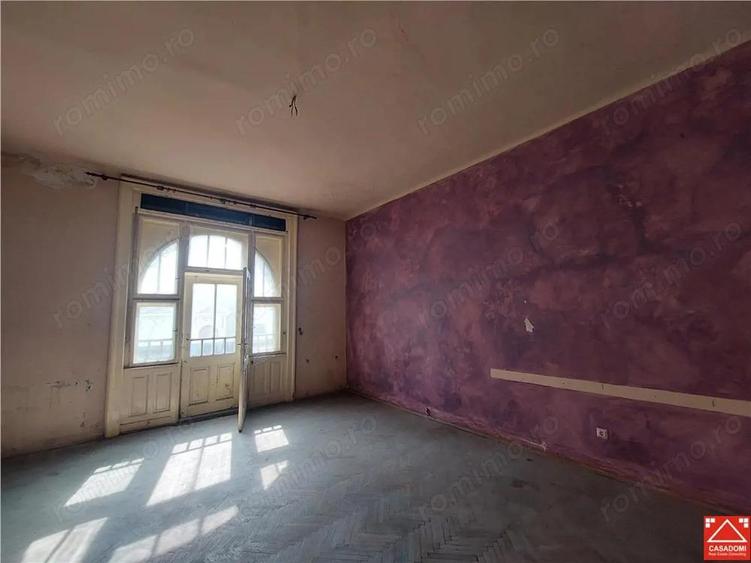 Apartament ultracentral cu 2 garaje - 1