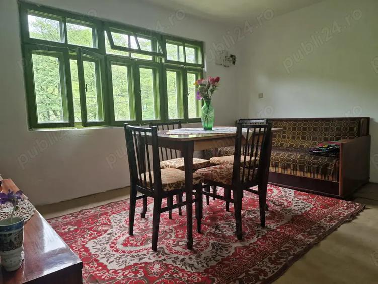 Vand casa in zona de munte, com. Podeni, jud. Mehedin?i. - 2
