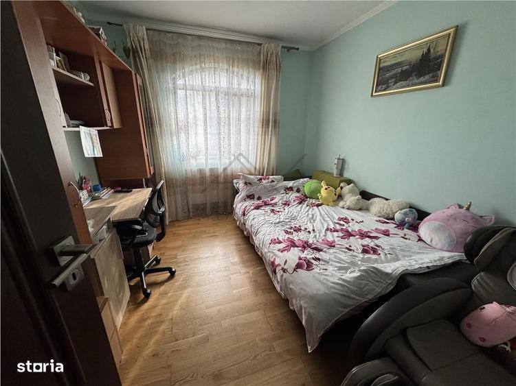 Vanzare Vila Individuala Mobilata Utilata -10 Camere - Teren 1000Mp C - 10