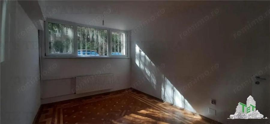 Spatii comerciale de inchirat 12 euro mp, ultracentral - 13