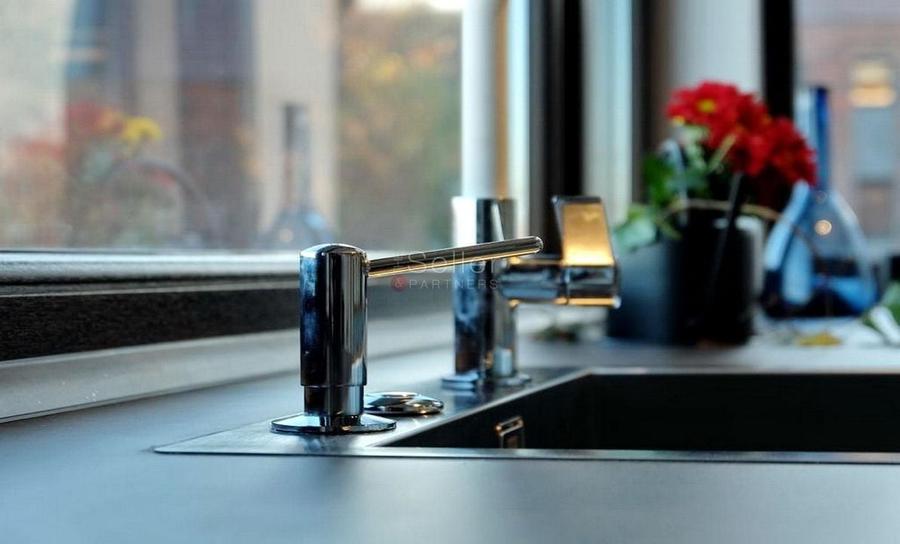 Priveliste Panoramica Spre Oras Si Masivul Tampa - 11