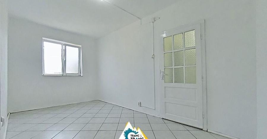 Oportunitate unica apartament cu 3 camere in Lipova - 2