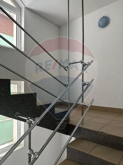 Spațiu / birouri în suprafață de 1200 / 1300 mp teren Central BM - 6