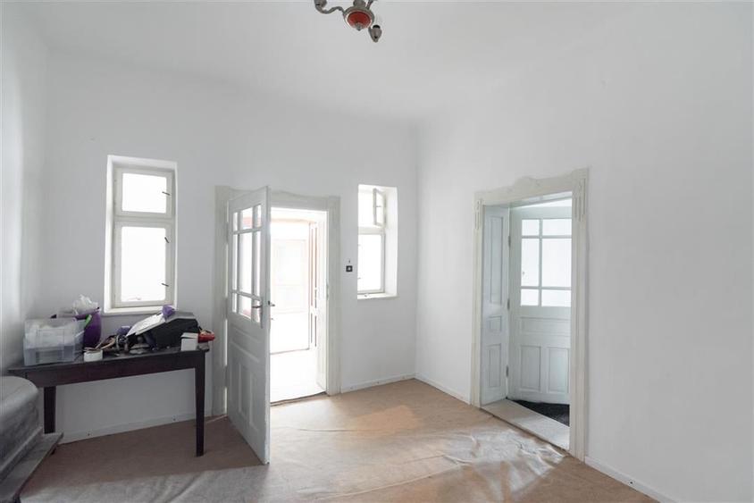 Teren mare cu 2 case si front la 2 strazi in Tamaseu - 1