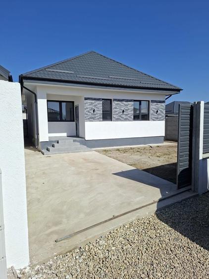 Casa noua ,moderna,pe parter confort ,liniste si spatiu perfect !! - 8