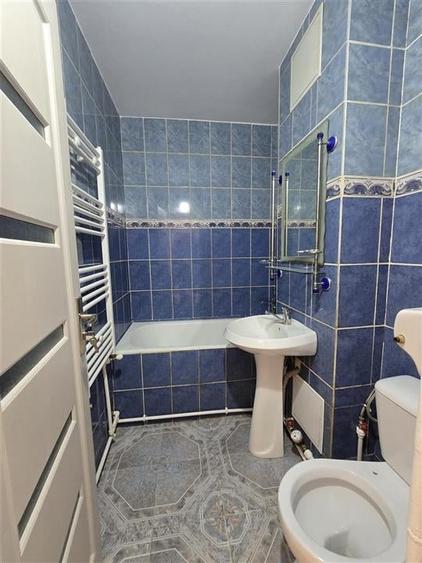 Etaj 2  - Alexandru Parcul Voievozilor , 2 camere , liber - 2