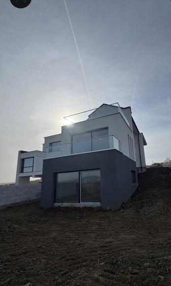 Casă modernă de vânzare pe strada Soporului – confort, eficiență și tehnologie - 1