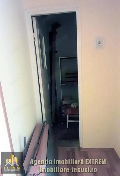 Apartament 3 camere, 75mp, etaj 4, foarte spa?ios, zona Cina din Tecuci - 1