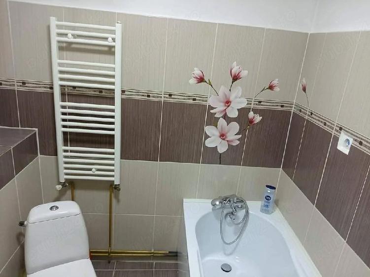 Apartament 3 camere de inchiriat Pa?cani, zona Vale (Sf. Vineri) - 5