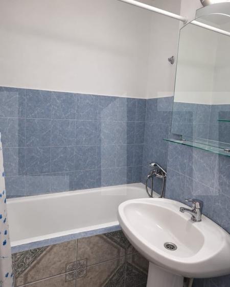 Apartament cu 2 camere semidecomandat, mobilat în Central