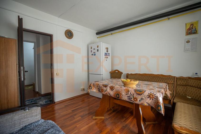 Apartament 2 camere de vânzare în zona Pod Butelii - Blocul SR - 11