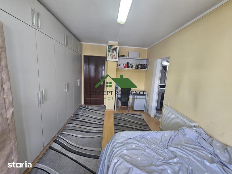 Apartament cu 4 camere decomandat în Traian