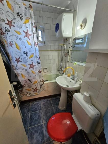 Apartament cu 4 camere decomandat în Central