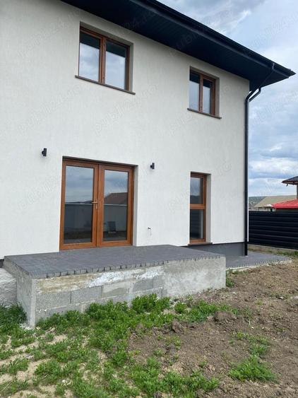 Casă cu 3 camere cu Teren 470 Mp în Central