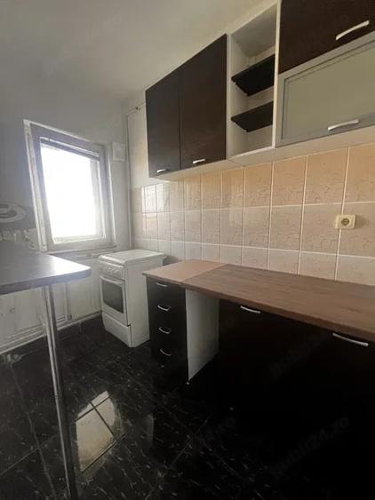 Garsonieră decomandată în Plopilor