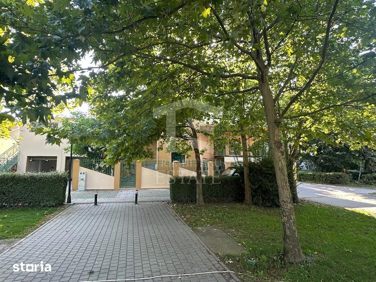 Spațiu comercial, de 400 mp, în Snagov