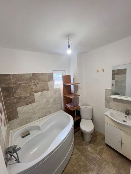 Apartament cu 2 camere decomandat, mobilat în Calea Moinești