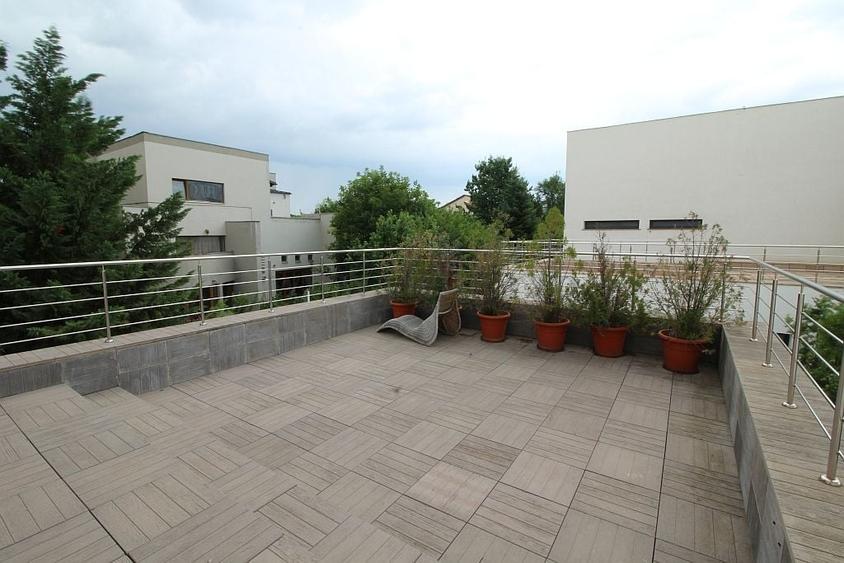 Vila de Lux cu Piscina in apropiere de British School - 12