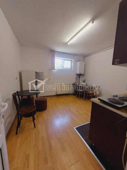 Apartament cu 4 camere decomandat în Andrei Mureșanu