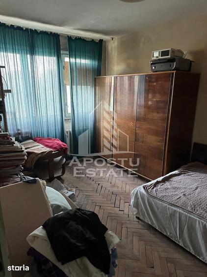 Apartament cu 4 camere, mobilat în Olimpia-Stadion