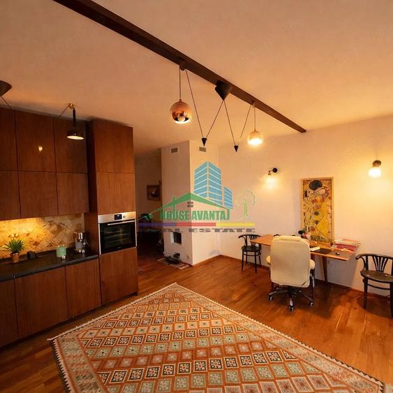 Casă cu 6 camere cu Teren 880 Mp în Ultracentral