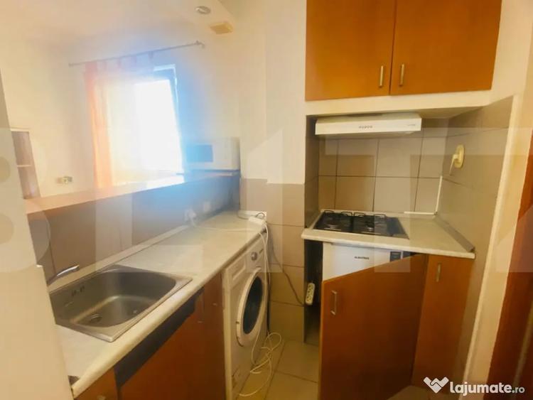 Apartament cu 2 camere semidecomandat în P-ța Unirii