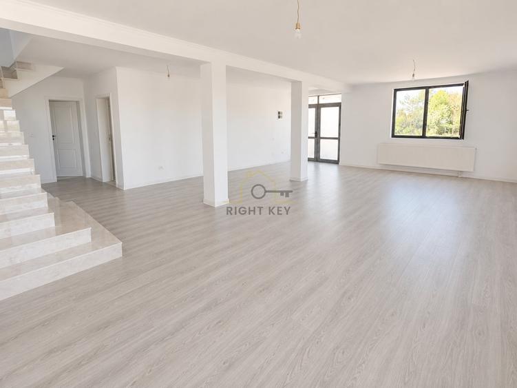 Casă individuală cu 4 camere cu Garaj în Țegheș