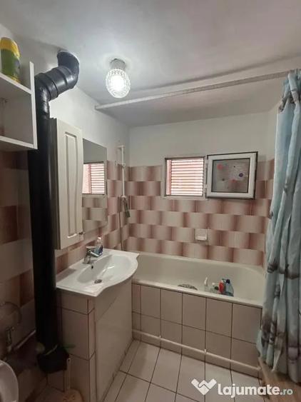 Apartament cu 2 camere decomandat în Buzaului
