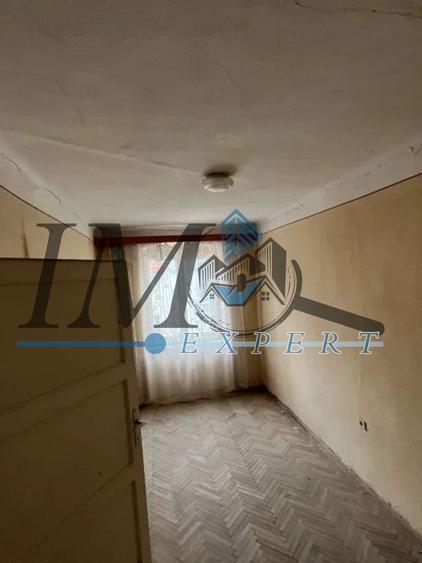 Casă individuală cu 4 camere cu Canalizare în Ultracentral
