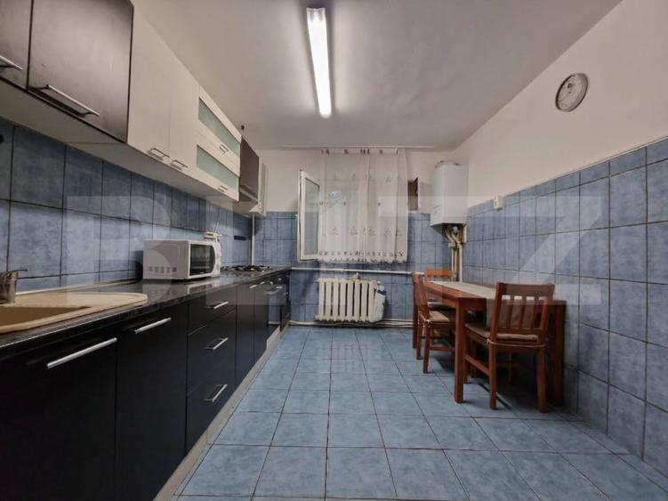 Apartament cu 3 camere decomandat, mobilat în Zorilor