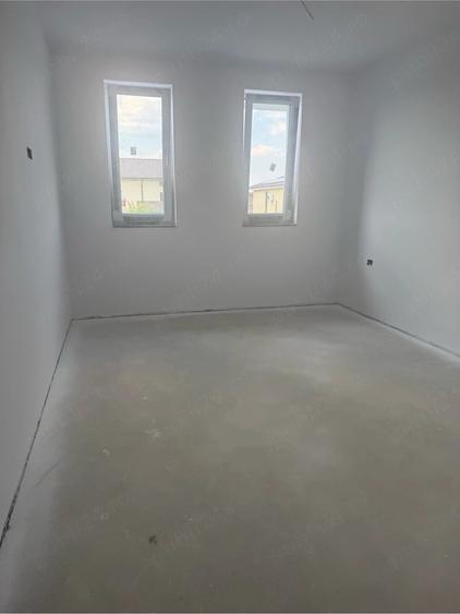 Casă cu 3 camere cu Teren 370 Mp în Central