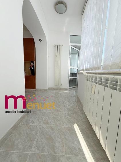 Apartament cu 3 camere decomandat în Central