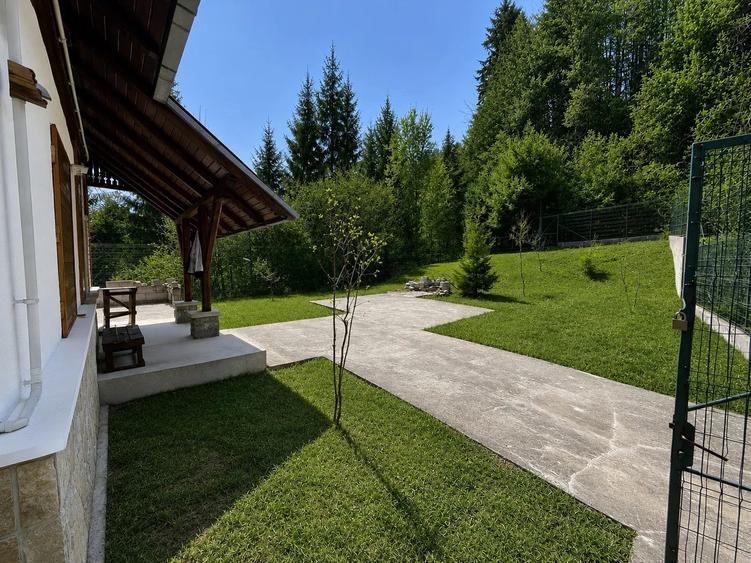Casă individuală cu 4 camere decomandat cu Teren 541 Mp în Cumpătu