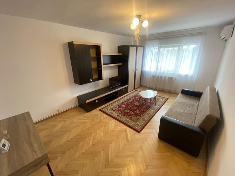 Apartament cu 2 camere decomandat în Plopilor