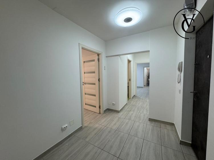 Apartament cu 3 camere semidecomandat în Iancului