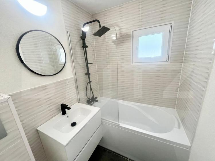 Apartament cu 3 camere semidecomandat în Rogerius