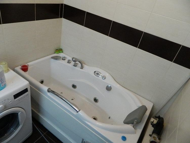 Apartament cu 4 camere decomandat, mobilat în Pache Protopopescu
