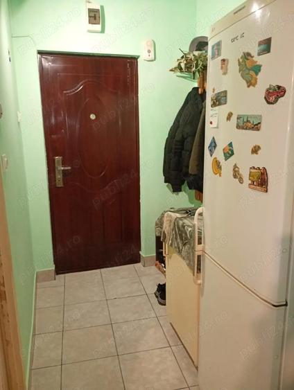 Garsonieră decomandată în Central