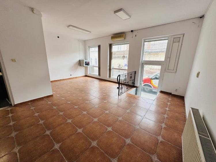 Spatiu comercial, 65 MP, Zona Fac. Litere - 3