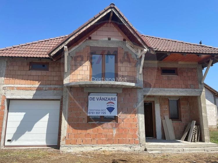 CASA CU ETAJ DE VANZARE LA GRI LA 12 KM DE ARAD ZIMANDUL NOU