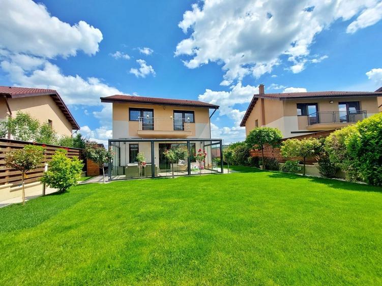 Casa individuala la cheie, garaj, curte 452mp, zona Parcului Sportiv - 1