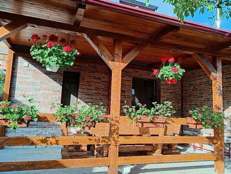 Casă cu Teren 250 Mp în Central