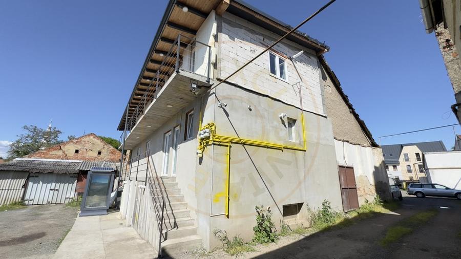 Cladire cu 2 Spatii Comerciale S+P+1-Ultracentral Carei-Str.1 Dec. 1918 - 1
