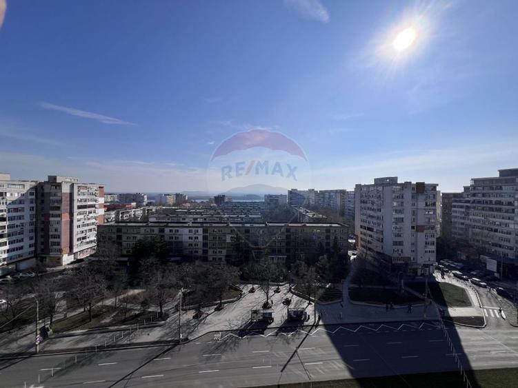 Apartament cu 2 camere de vânzare în zona Mazepa 1 - 3
