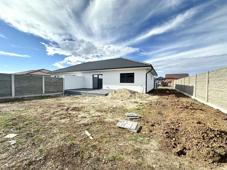 Duplex elegant cu 3 camere, 80 mp utili, 325 mp teren - Sanandrei - 2