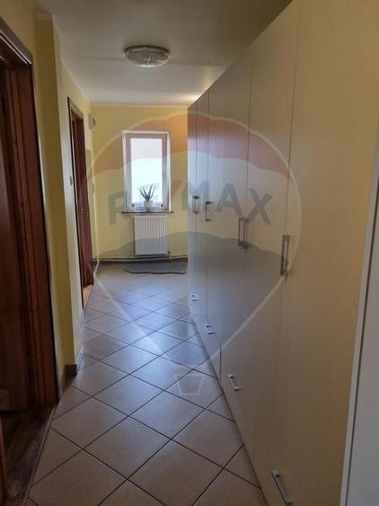 Apartament cu 3 camere de vanzare in zona Central Radauti - 4
