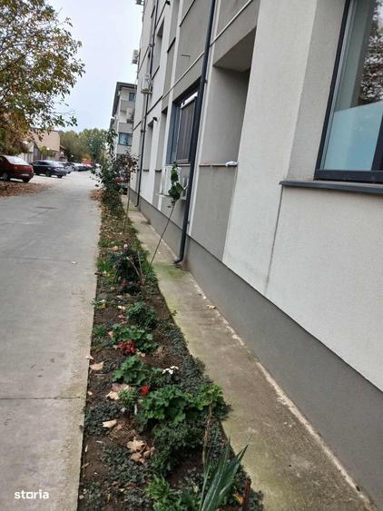 37 mp,total decomandat,etj 2/3,lift,vedere din casa Padurea Rosu -300m - 6